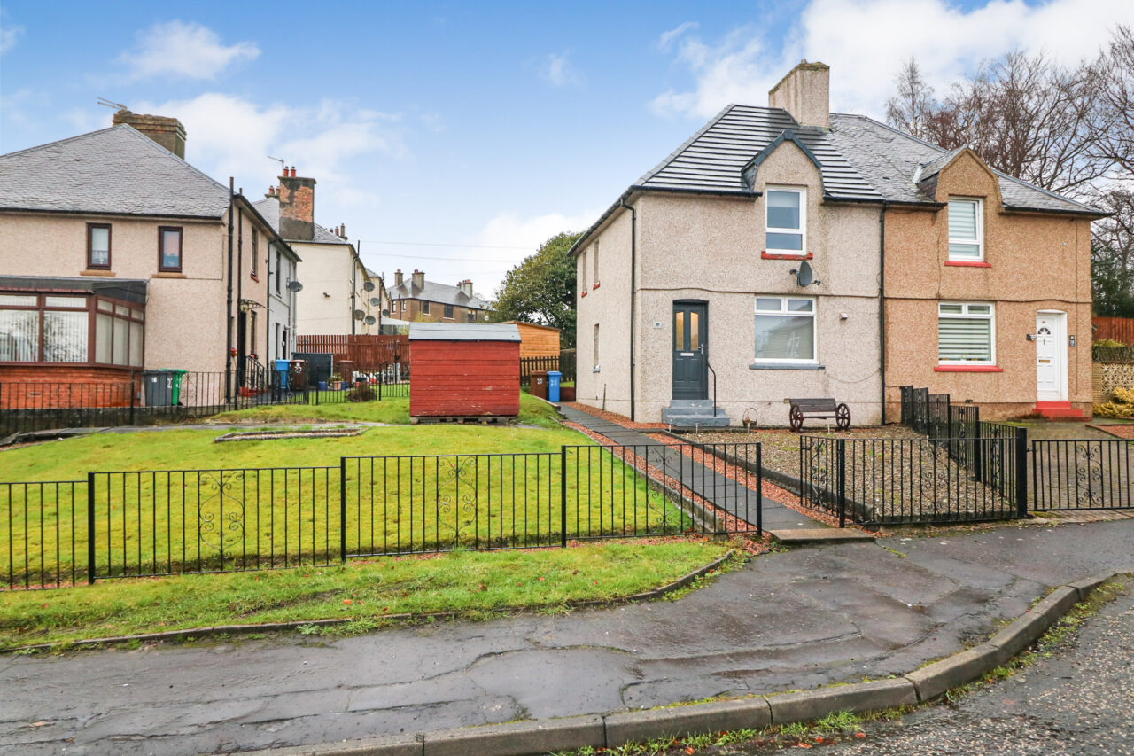 20, East Avenue, Blairhall, KY12 9PN