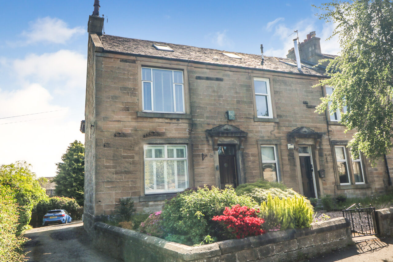 4, Woodlands Crescent, Falkirk, FK1 5AE