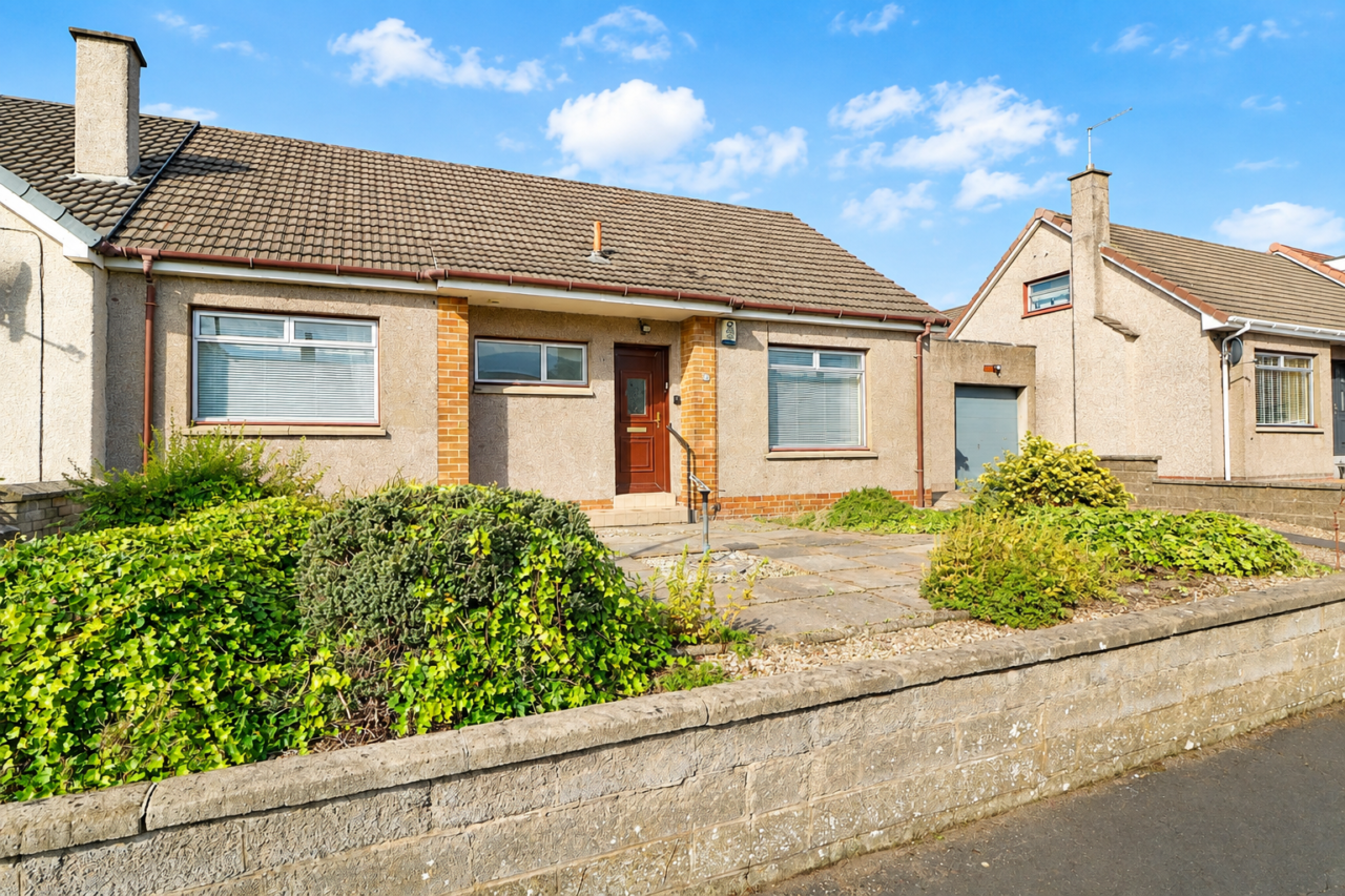 10, East Drive, Larbert, FK5 3EL